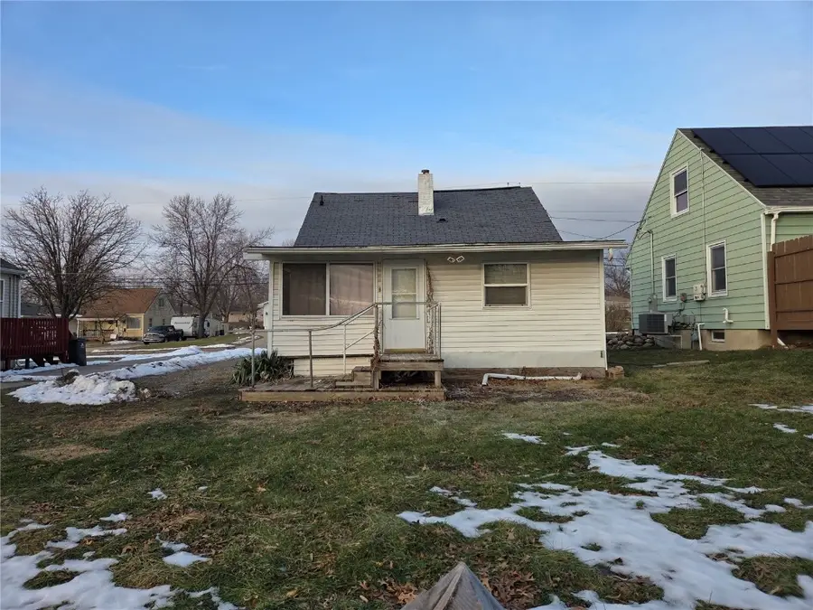 1517 34th Street Ne, Cedar Rapids, IA 52402 - #3