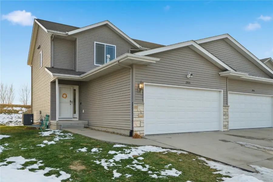 1903 Rosehill Dr Sw, Cedar Rapids, IA 52404 - Image #2