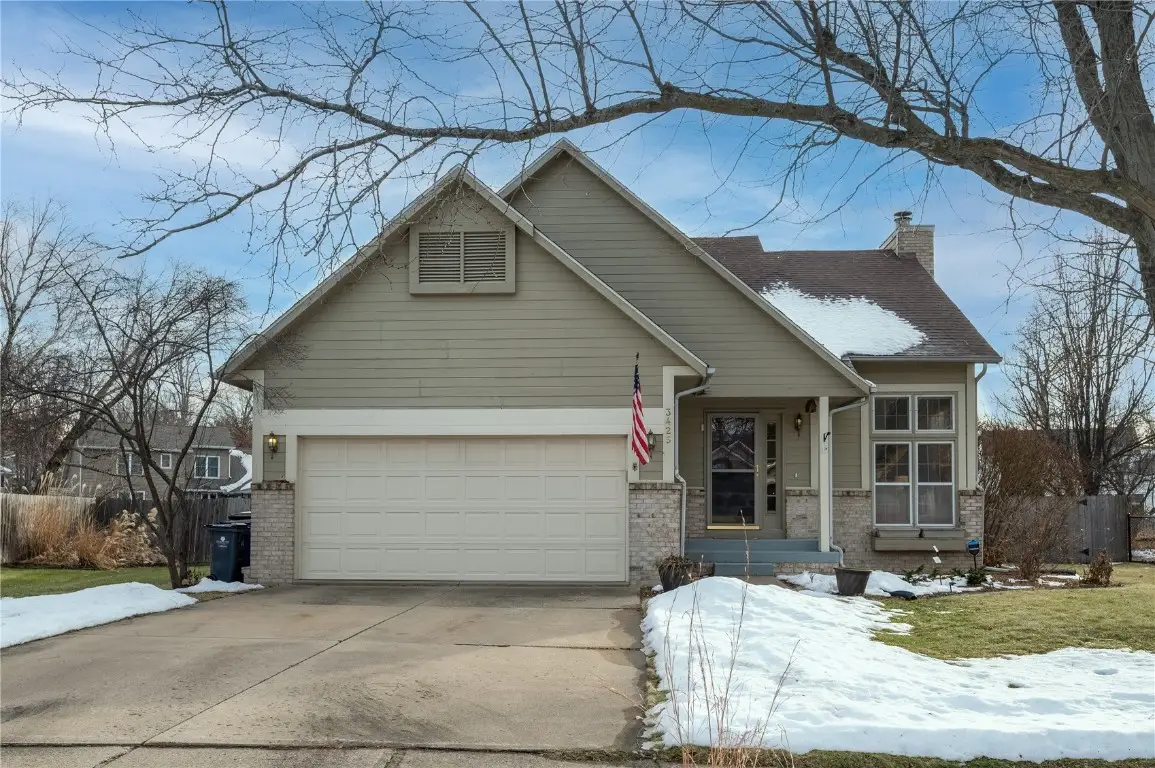 3425 Sycamore Court Ne, Cedar Rapids, IA 52402 - Image #1