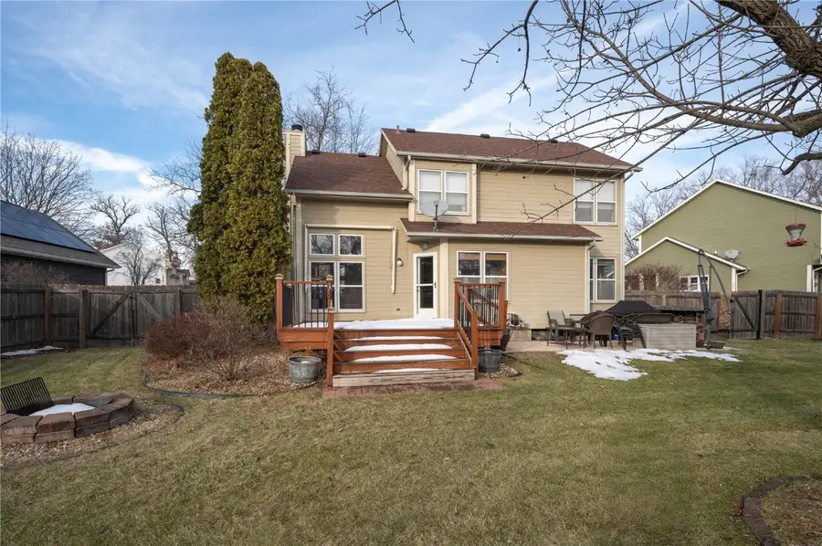 3425 Sycamore Court Ne, Cedar Rapids, IA 52402 - Image #2