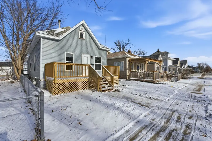 1128 B Avenue Nw, Cedar Rapids, IA 52405 - Image #2