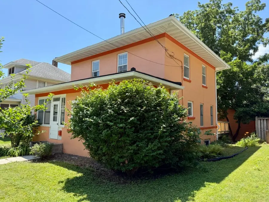 423 S 7th Avenue, Iowa City, IA 52245 - Image #3