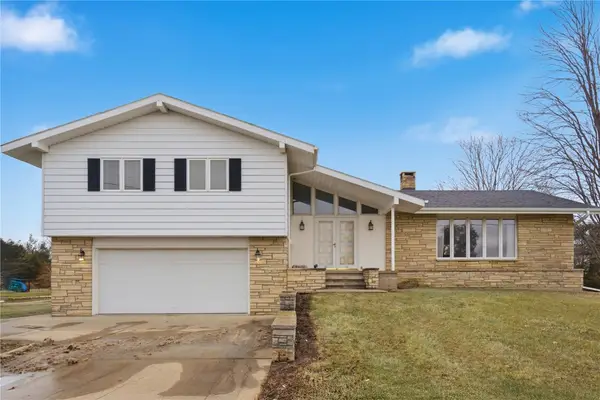 507 1st Ave, Clarence, IA 52216