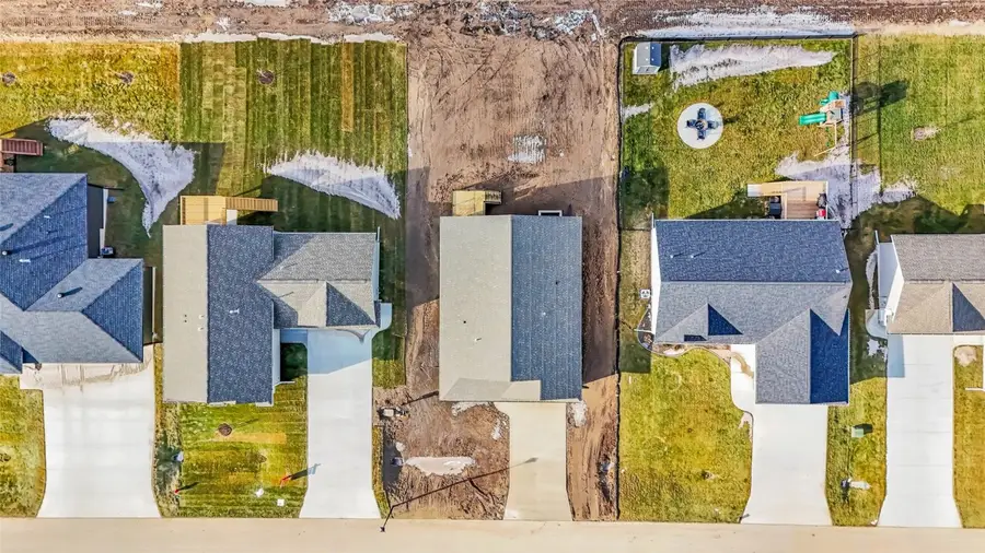 827 Indigo Drive, Palo, IA 52324 - Image #2