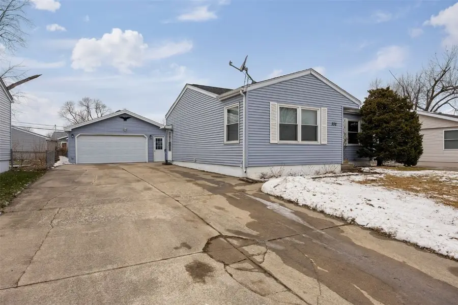 332 Carter Street Nw, Cedar Rapids, IA 52405 - Image #2