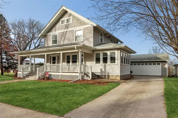 706 W Welsh Street, Williamsburg, IA 52361