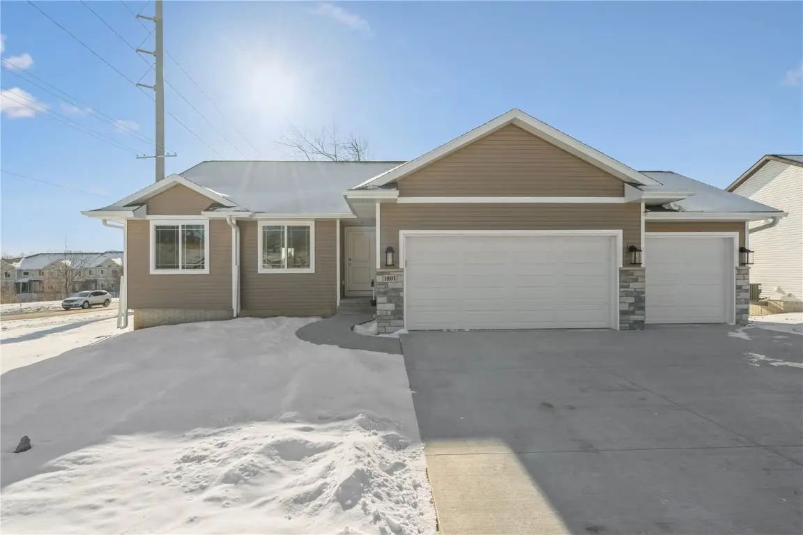 1801 Shady Grove Road Sw, Cedar Rapids, IA 52404 - Image #1