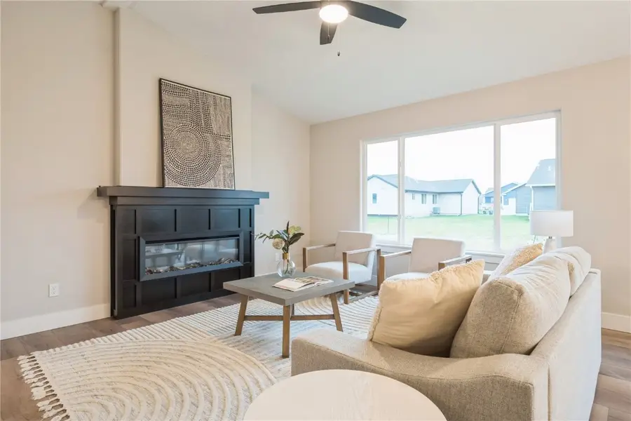 6177 Glenwood Drive, Marion, IA 52302 - #3