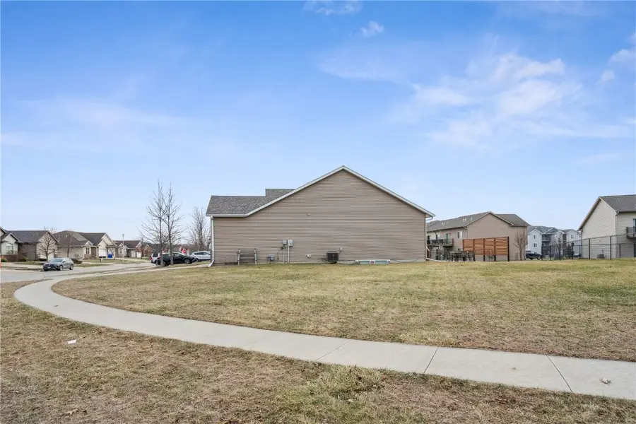 223 Windflower, Solon, IA 52333 - Image #3