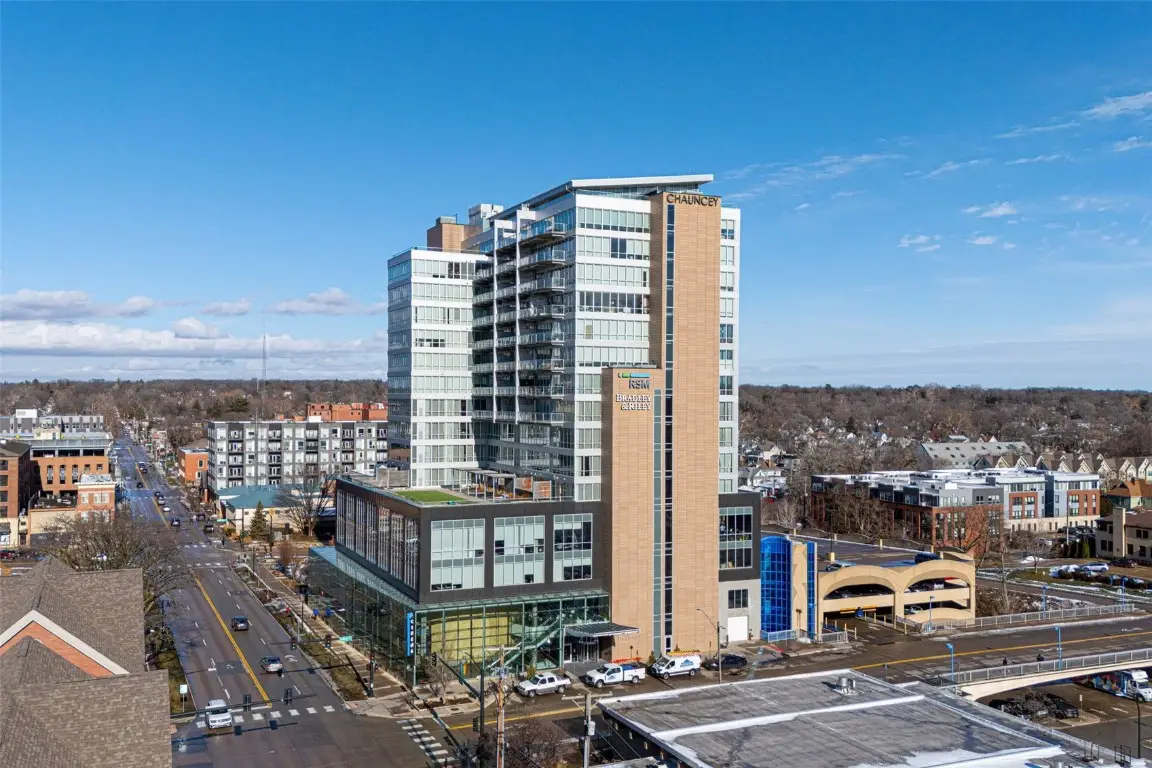 404 E College Street #1007, Iowa City, IA 52240 - Image #1