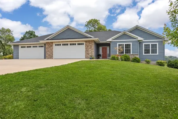 1062 Oak View Court, Tipton, IA 52772