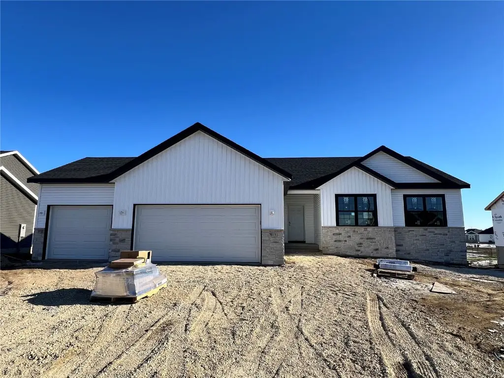 7013 Colpepper Drive Sw, Cedar Rapids, IA 52404 - Image #1