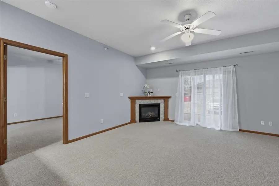 250 Cimarron Drive #108, Hiawatha, IA 52233 - Image #2