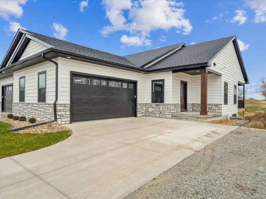 586 Maclan Circle, Iowa City, IA 52246 - #2