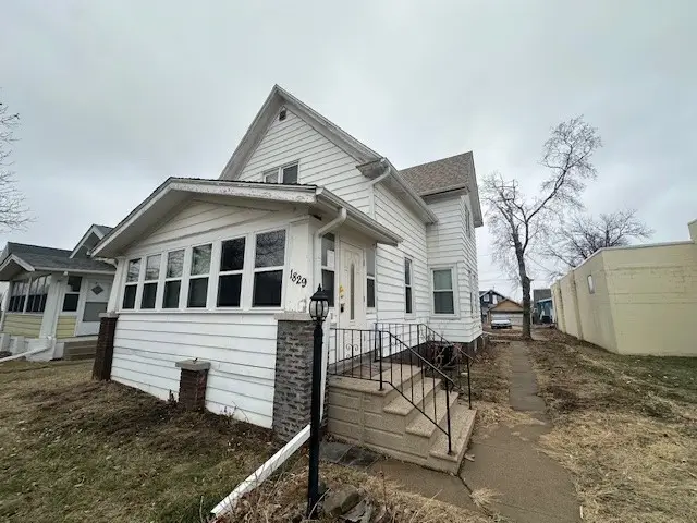 1829 J Street Sw, Cedar Rapids, IA 52404 - Image #1