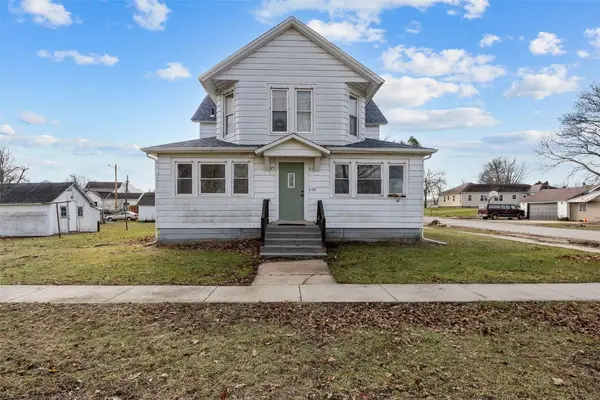 109 W Cleveland, Olin, IA 52320