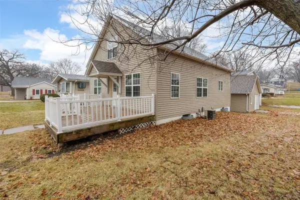 1006 E 1st Street, Anamosa, IA 52205