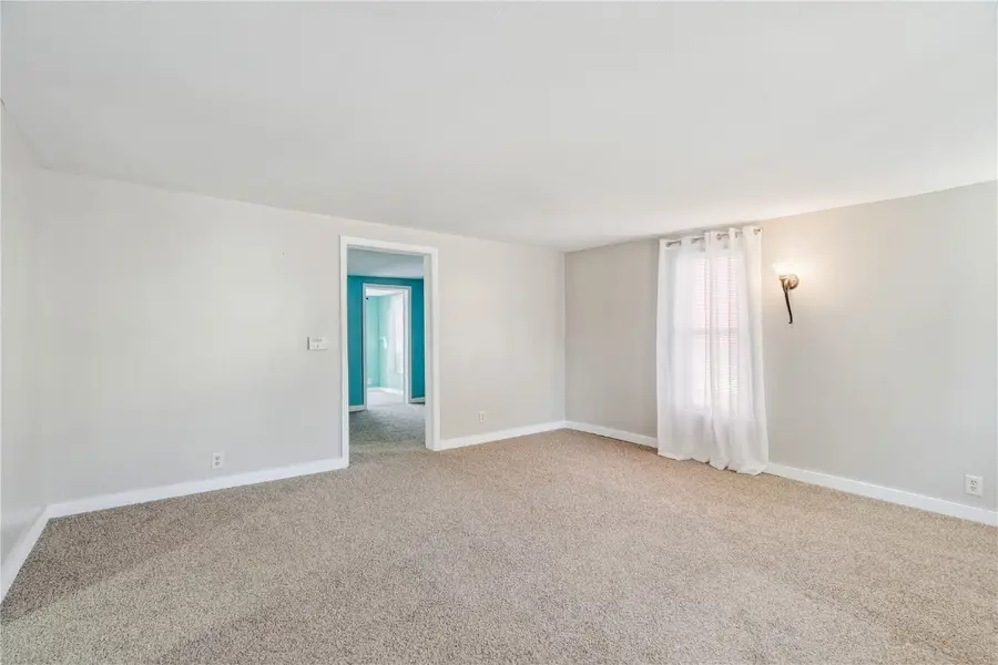 316 E Washington St, Center Point, IA 52213 - Image #3