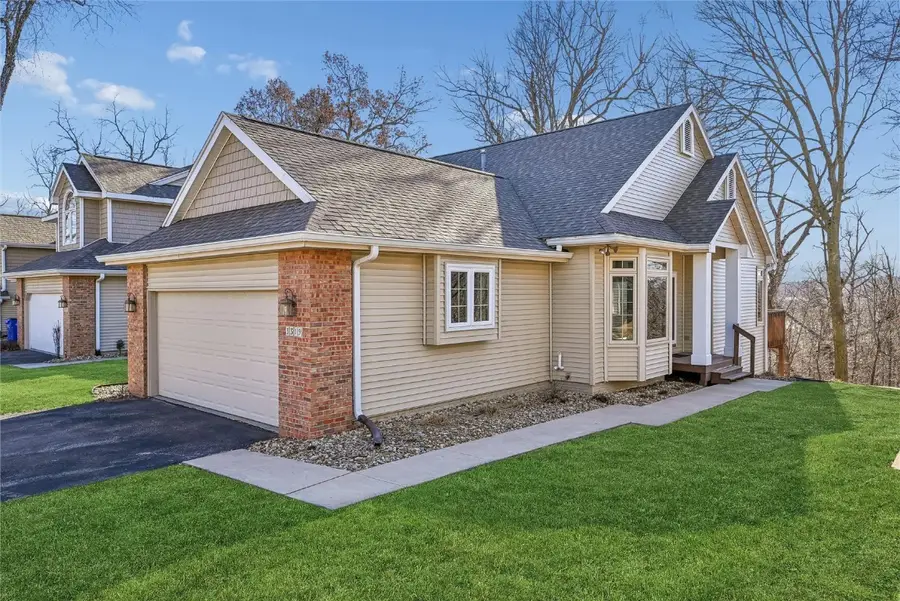 3319 Riverpointe Circle Ne, Cedar Rapids, IA 52411 - Image #2