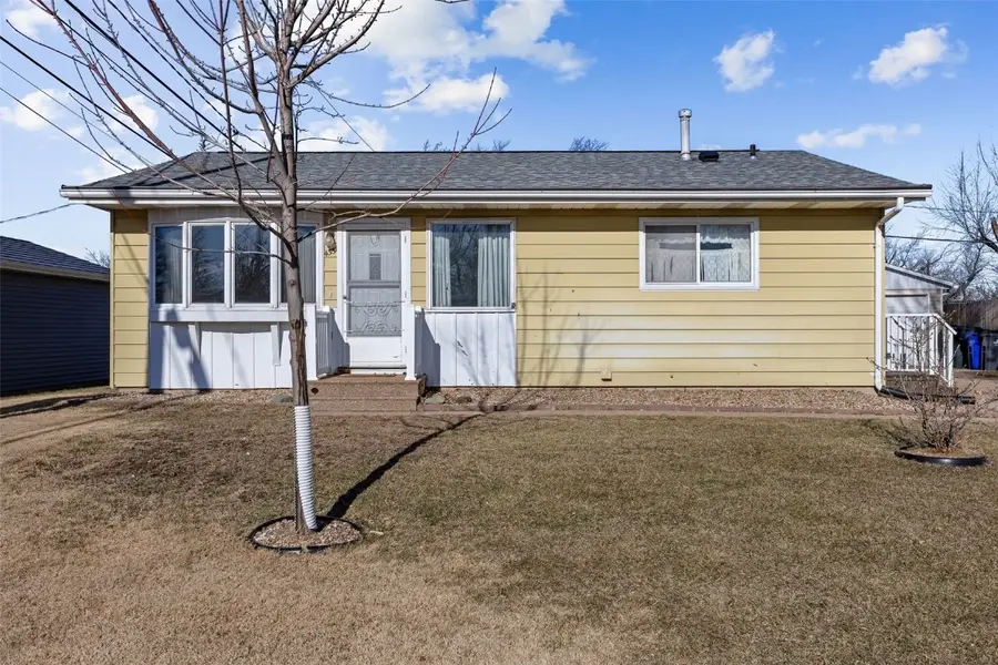 4331 Cavalier Street Ne, Cedar Rapids, IA 52402 - Image #2