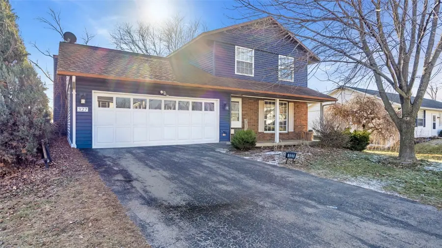 327 Boyson Road Ne, Cedar Rapids, IA 52402 - Image #2