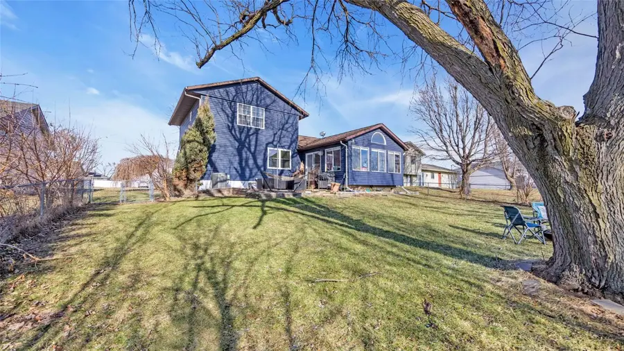 327 Boyson Road Ne, Cedar Rapids, IA 52402 - Image #3