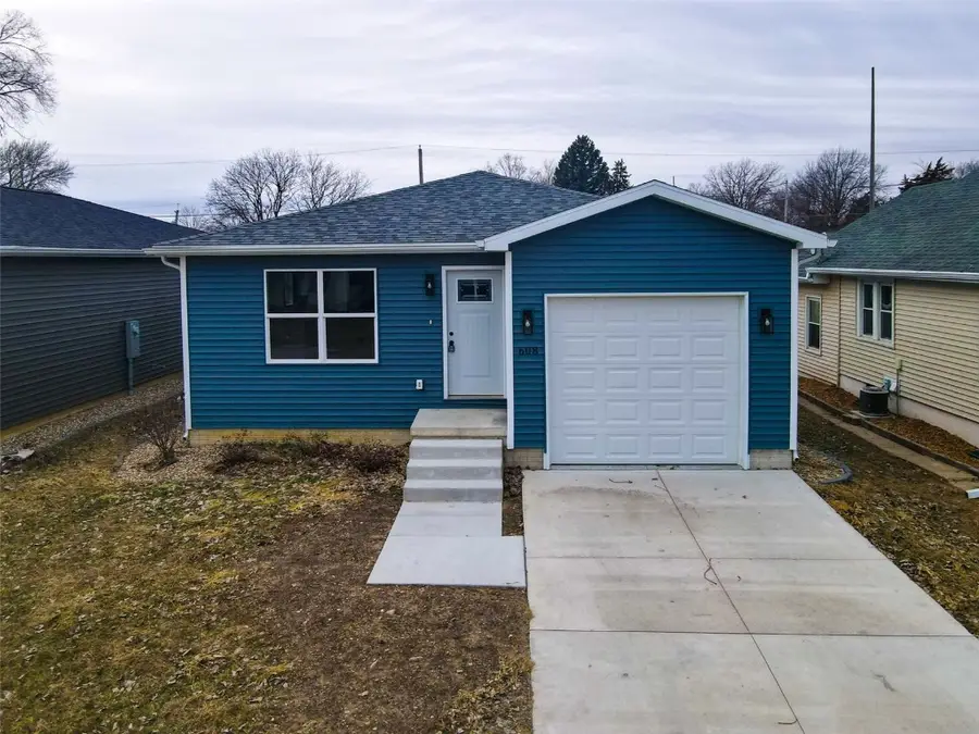 608 Wallgate Avenue, Waterloo, IA 50701 - #3