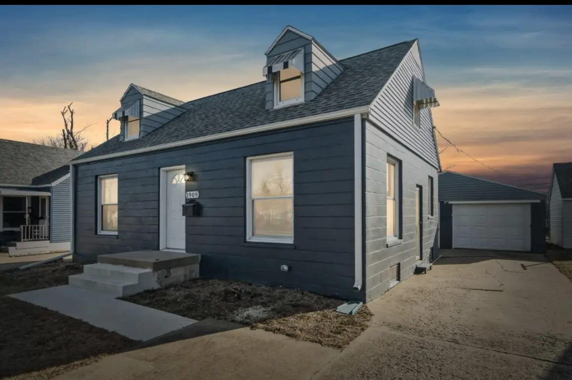 1909 Williams Boulevard Sw, Cedar Rapids, IA 52404 - Image #1