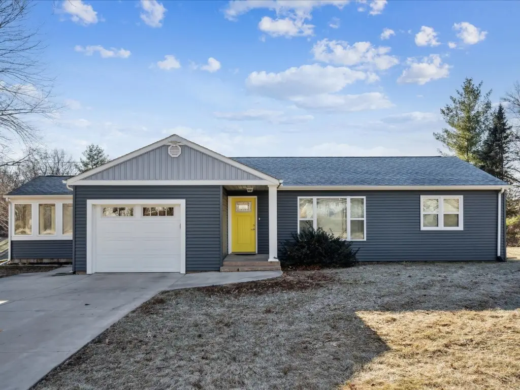 720 Lisbon Rd Ne, Mount Vernon, IA 52314 - Image #1