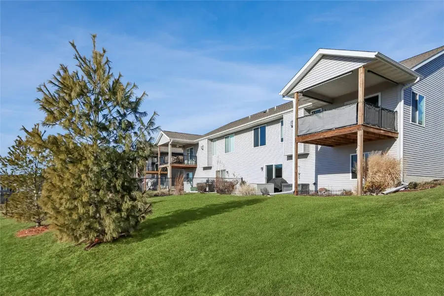 912 Prairie View Drive, West Branch, IA 52358 - Image #2