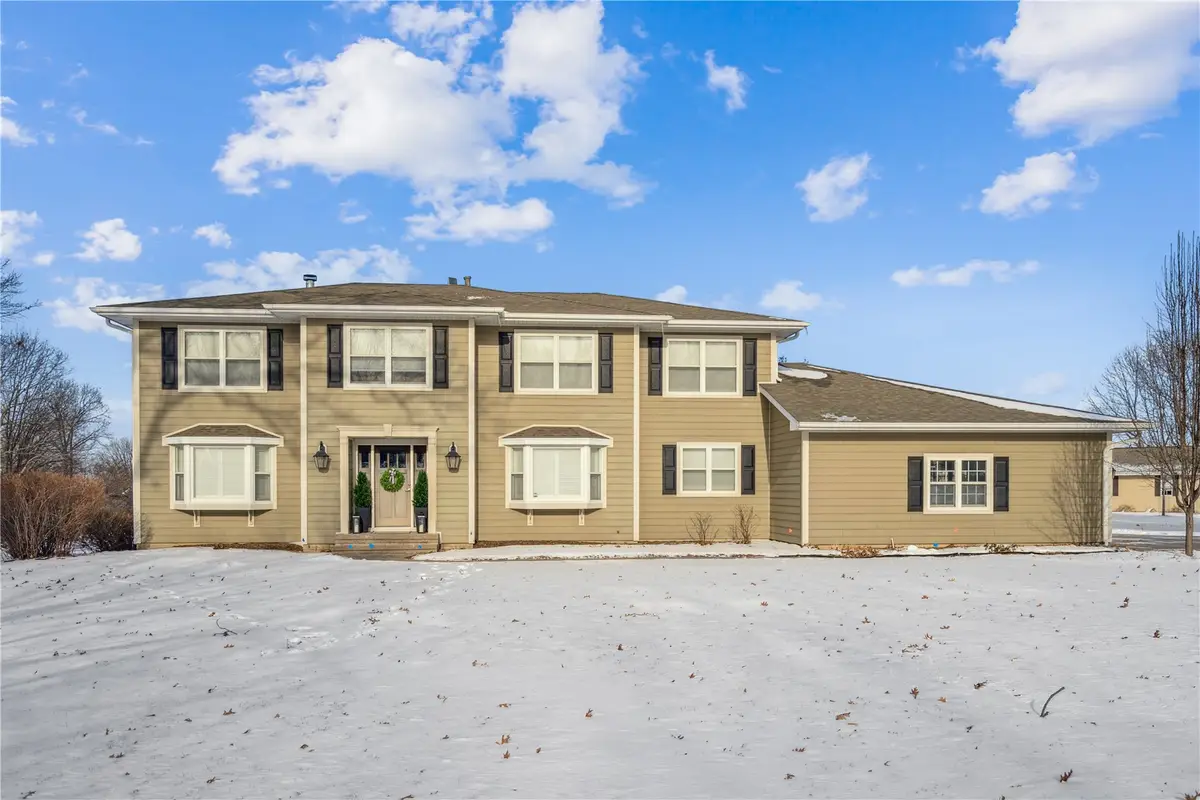 4362 Cloverdale Road Ne, Cedar Rapids, IA 52411 - Image #1