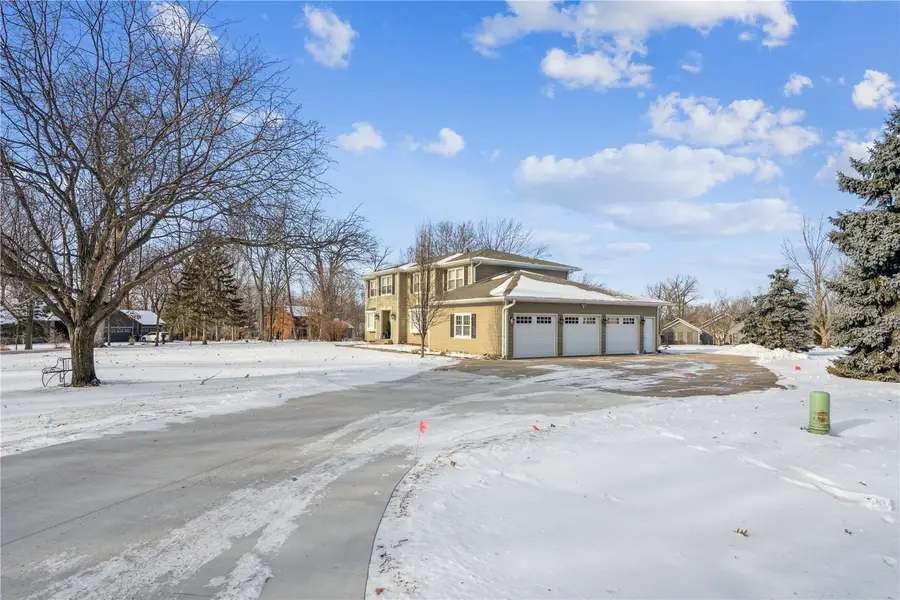 4362 Cloverdale Road Ne, Cedar Rapids, IA 52411 - Image #2