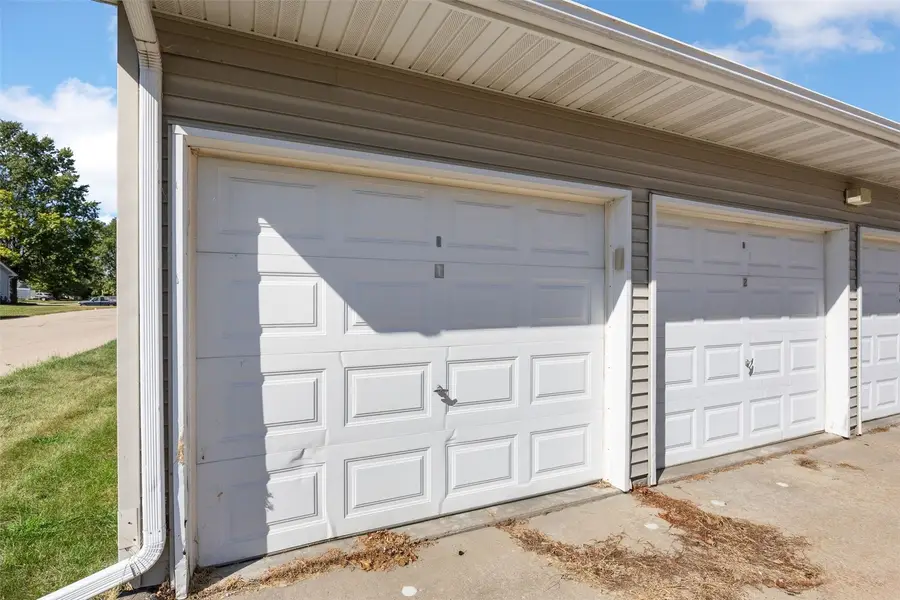 142 Elm Ridge Drive, North Liberty, IA 52317 - #2