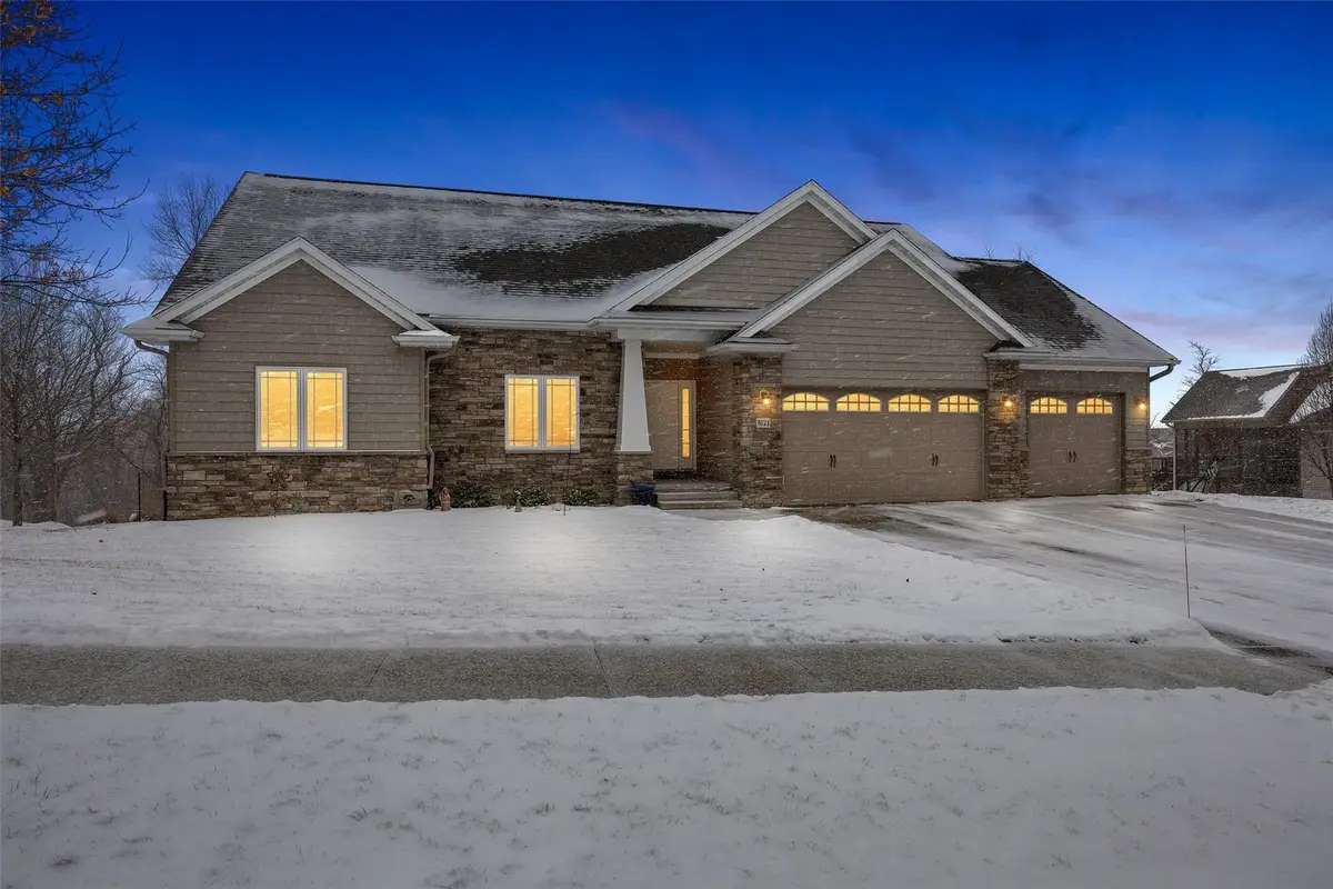 5821 River Parkway Ne, Cedar Rapids, IA 52411 - Image #1