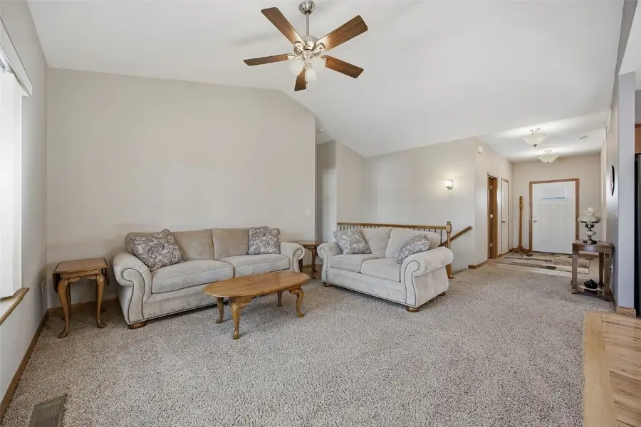 906 Dorchester Place Ne, Cedar Rapids, IA 52402 - #2