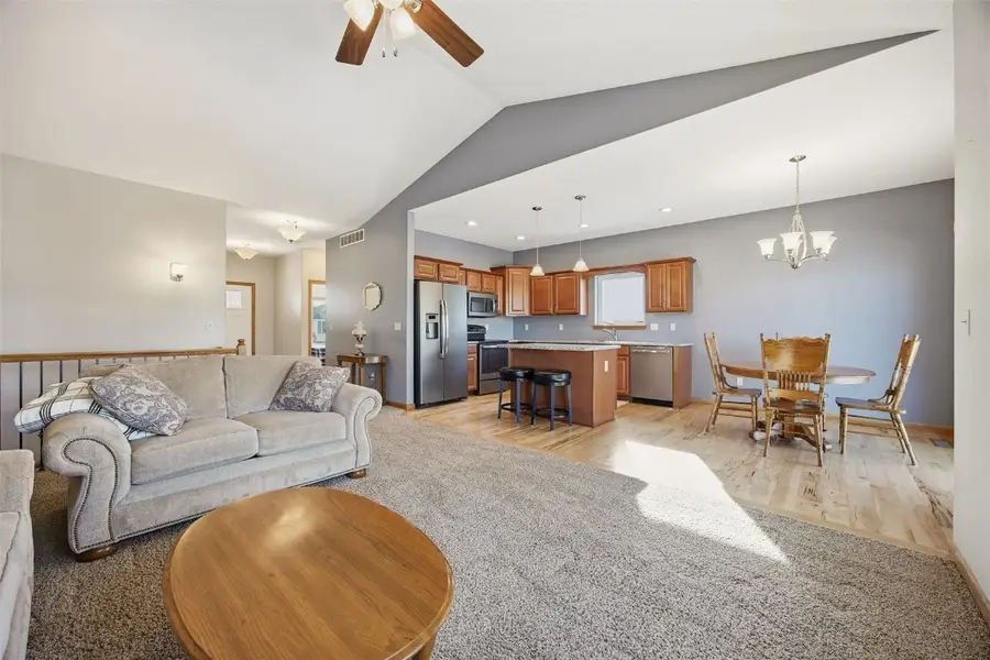 906 Dorchester Place Ne, Cedar Rapids, IA 52402 - #3