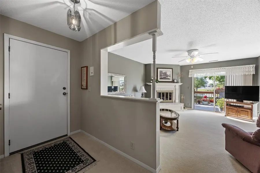 4019 Lexington Drive Ne #D, Cedar Rapids, IA 52402 - Image #2