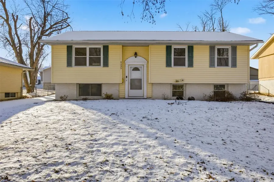 6235 Eastview Avenue Sw, Cedar Rapids, IA 52404 - Image #2