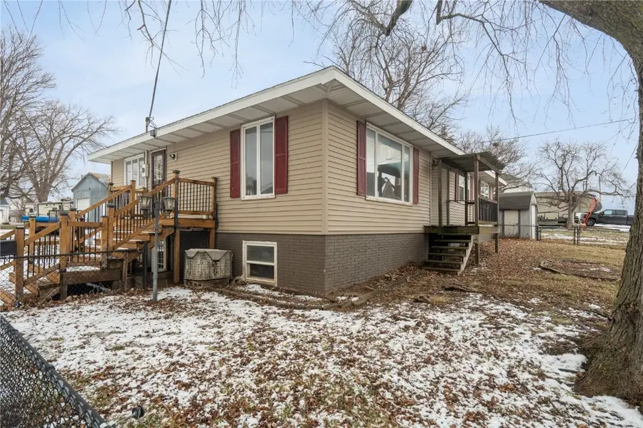 107 Washington Street, Center Point, IA 52213 - #2