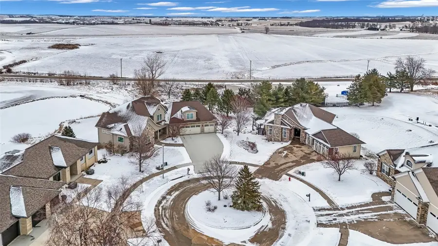 3075 Covey Run Court, Marion, IA 52302 - Image #2