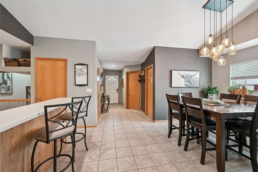 6612 Waterview Dr, Cedar Rapids, IA 52404 - Image #3