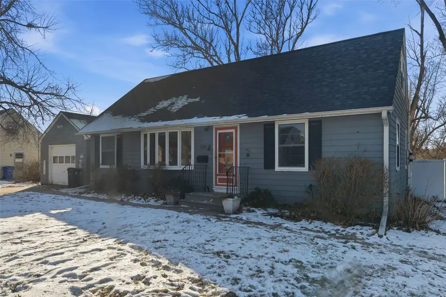 1241 30th Street Se, Cedar Rapids, IA 52403 - Image #2