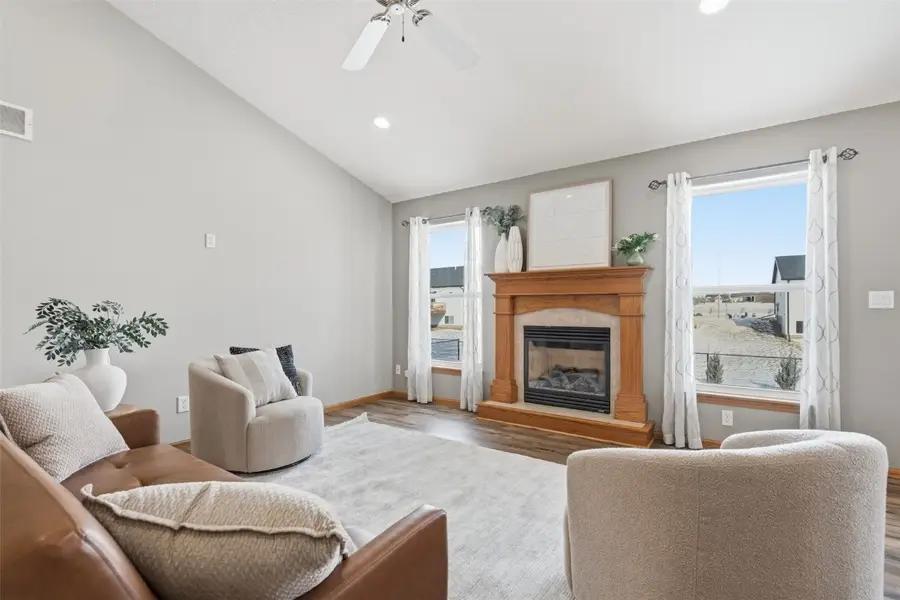 1110 Capri Drive Ne, Cedar Rapids, IA 52402 - Image #2