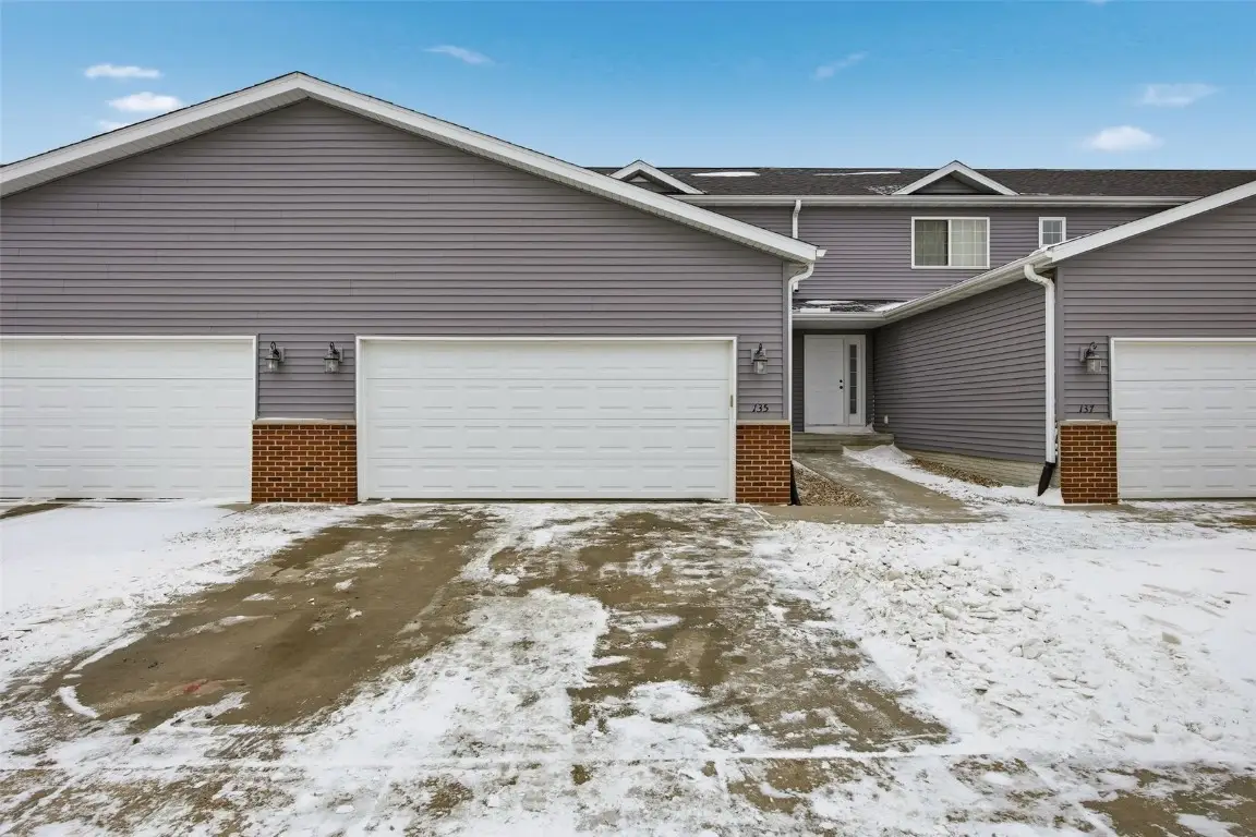 135 Woodstone Lane, Cedar Rapids, IA 52404 - Image #1