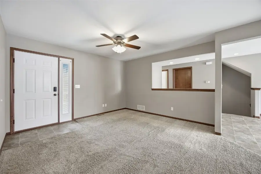 135 Woodstone Lane, Cedar Rapids, IA 52404 - Image #3