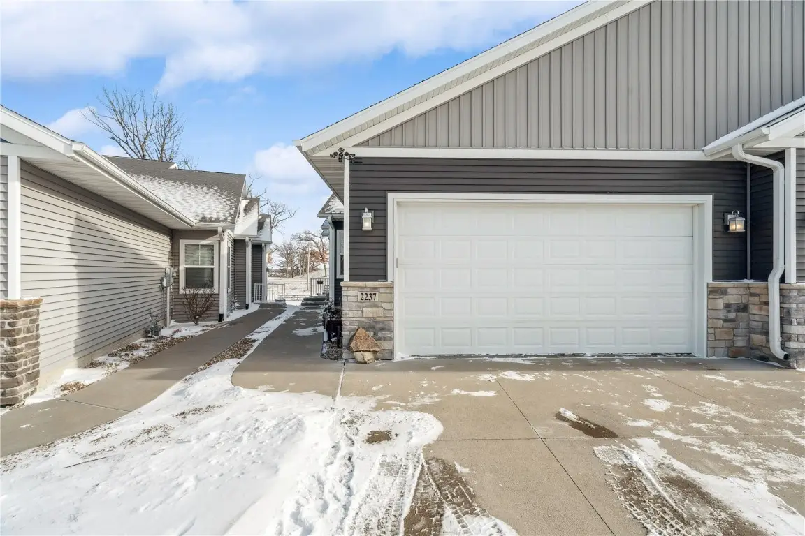 2237 Tranquil Ct Nw, Cedar Rapids, IA 52405 - Image #1
