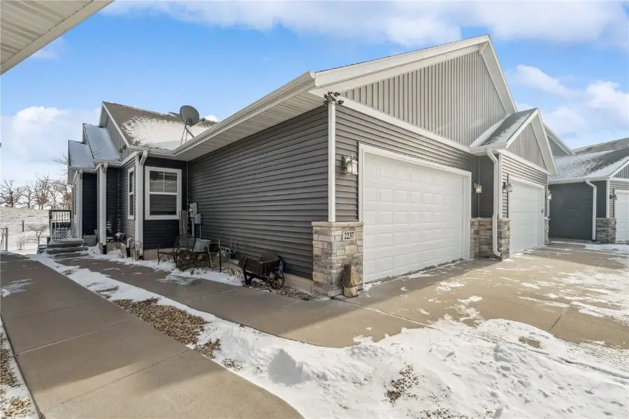 2237 Tranquil Ct Nw, Cedar Rapids, IA 52405 - Image #2