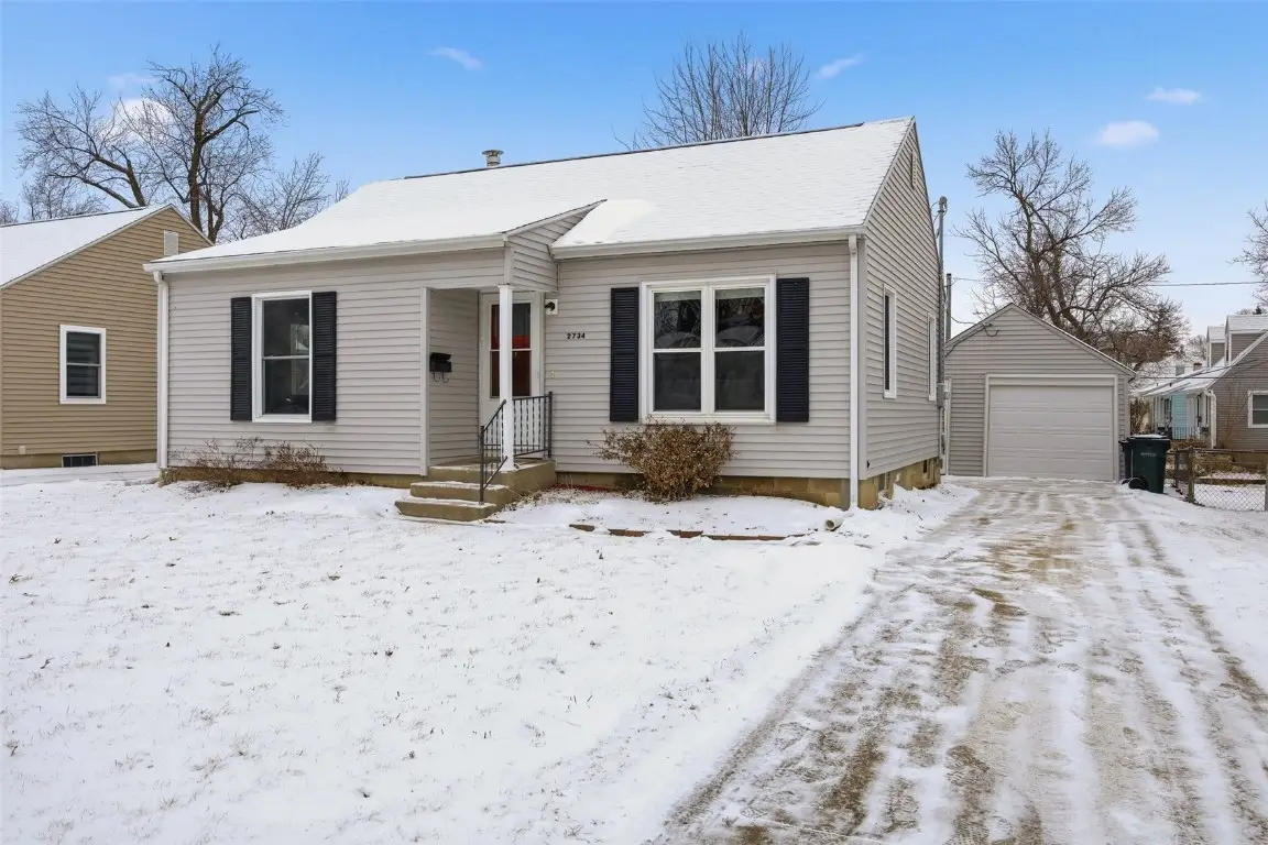 2734 Dalewood Avenue Se, Cedar Rapids, IA 52403 - Image #1