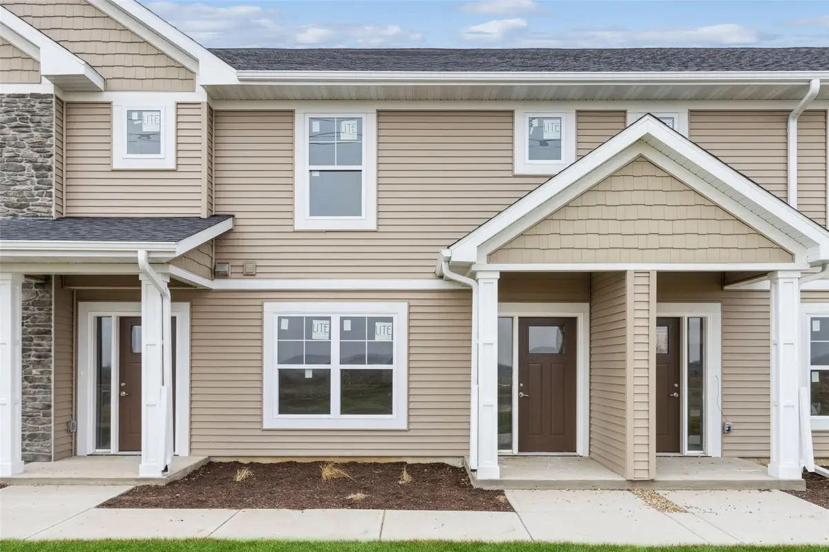 7023 Harlan Eddy Drive Sw, Cedar Rapids, IA 52404 - Image #1