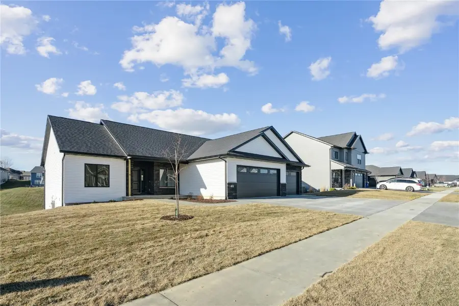 715 Cedar Bend Drive, Solon, IA 52333 - Image #2